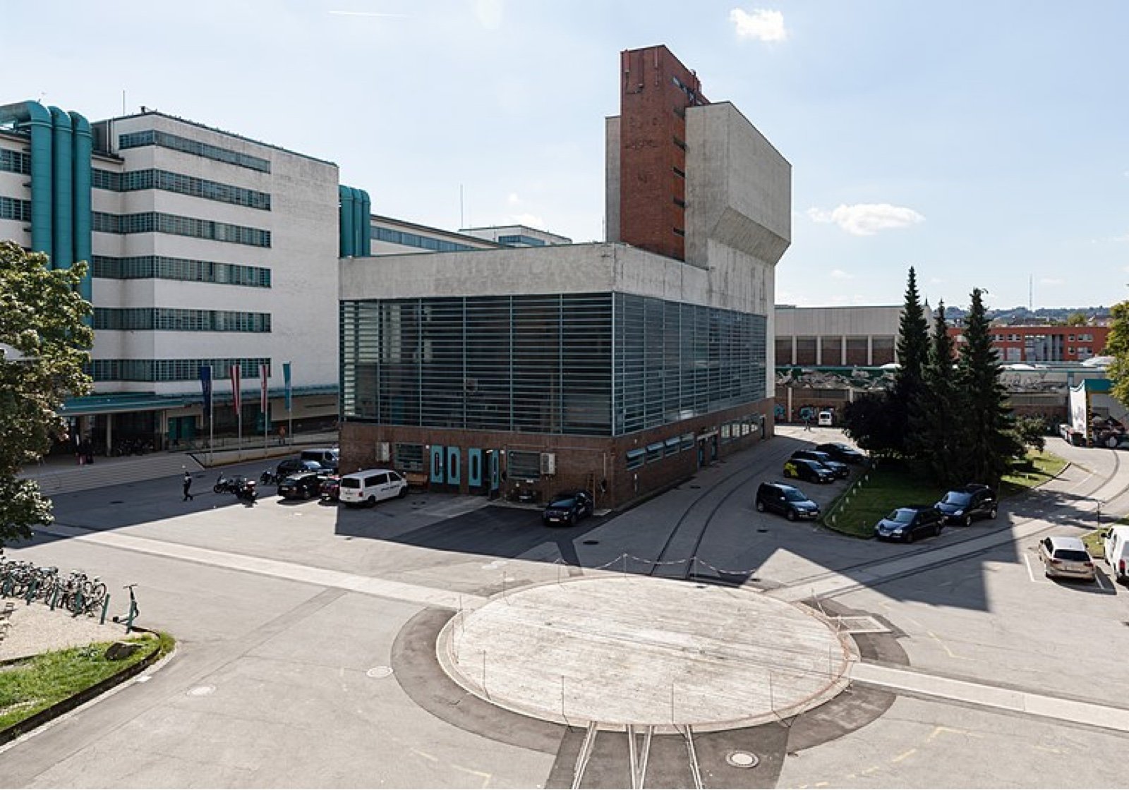 Inner courtyard of the Tabakfabrik Linz